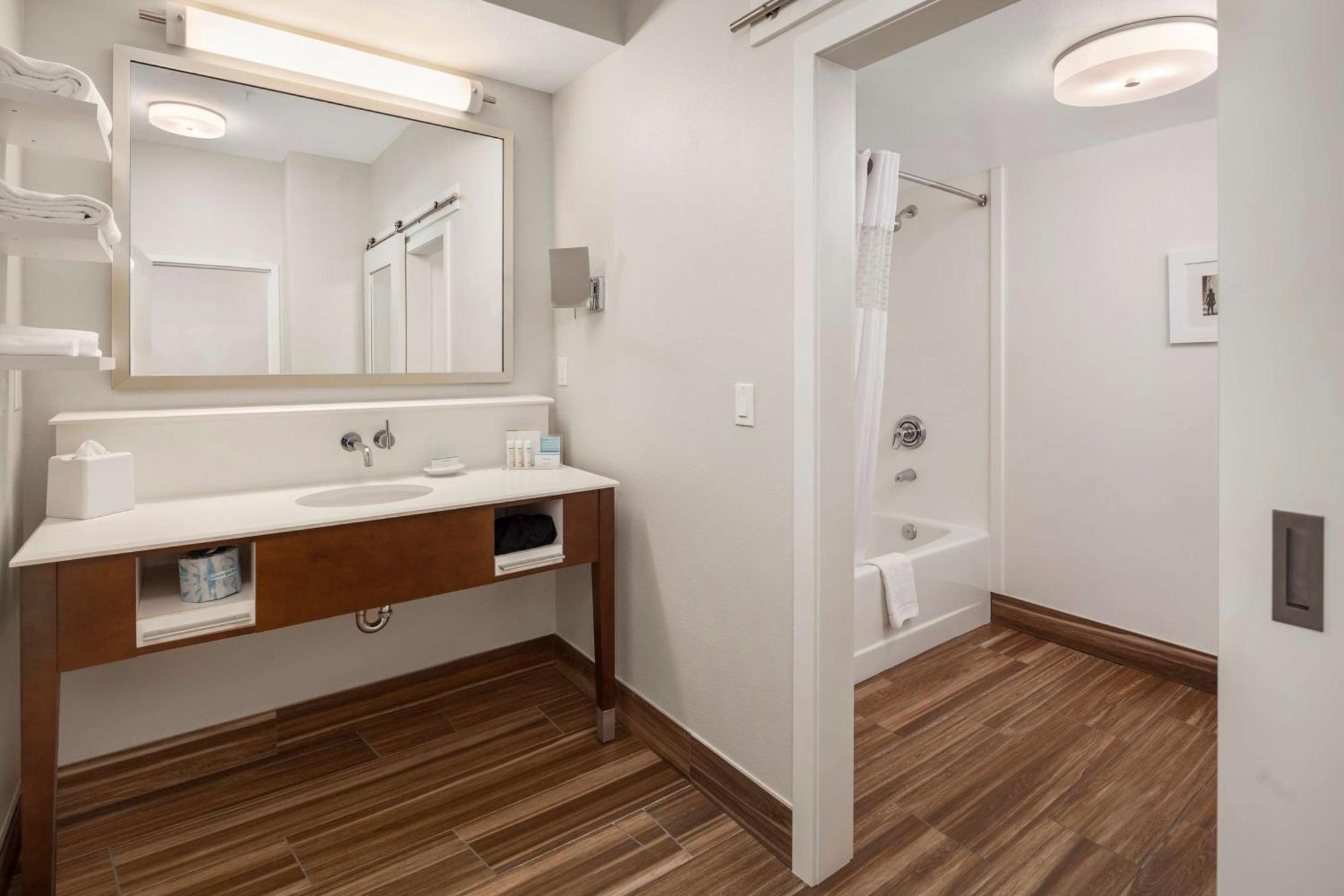 Hampton Inn & Suites Seattle North/Lynnwood Exterior foto